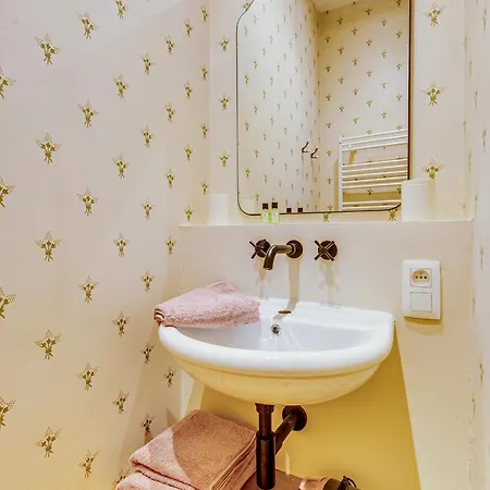 Gezellige Romantische Kamer In Hartje Miss Marlyn *