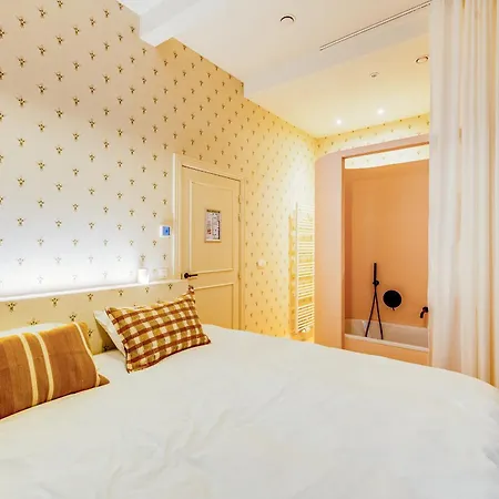 Gezellige Romantische Kamer In Hartje Miss Marlyn Bruges